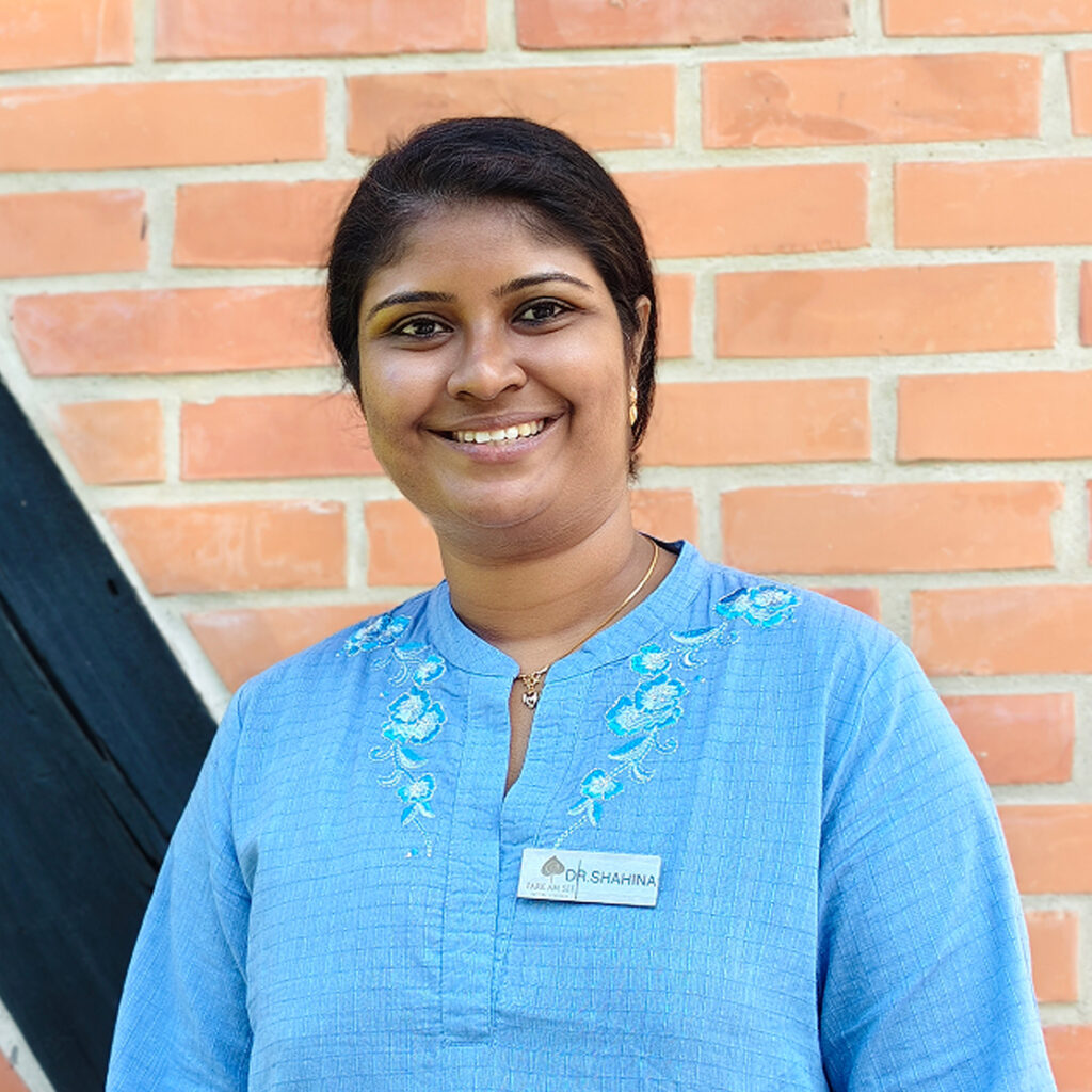 Dr Shahina