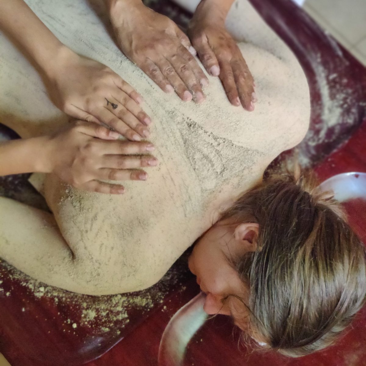Udwartanam Ayurveda Treatment (1)